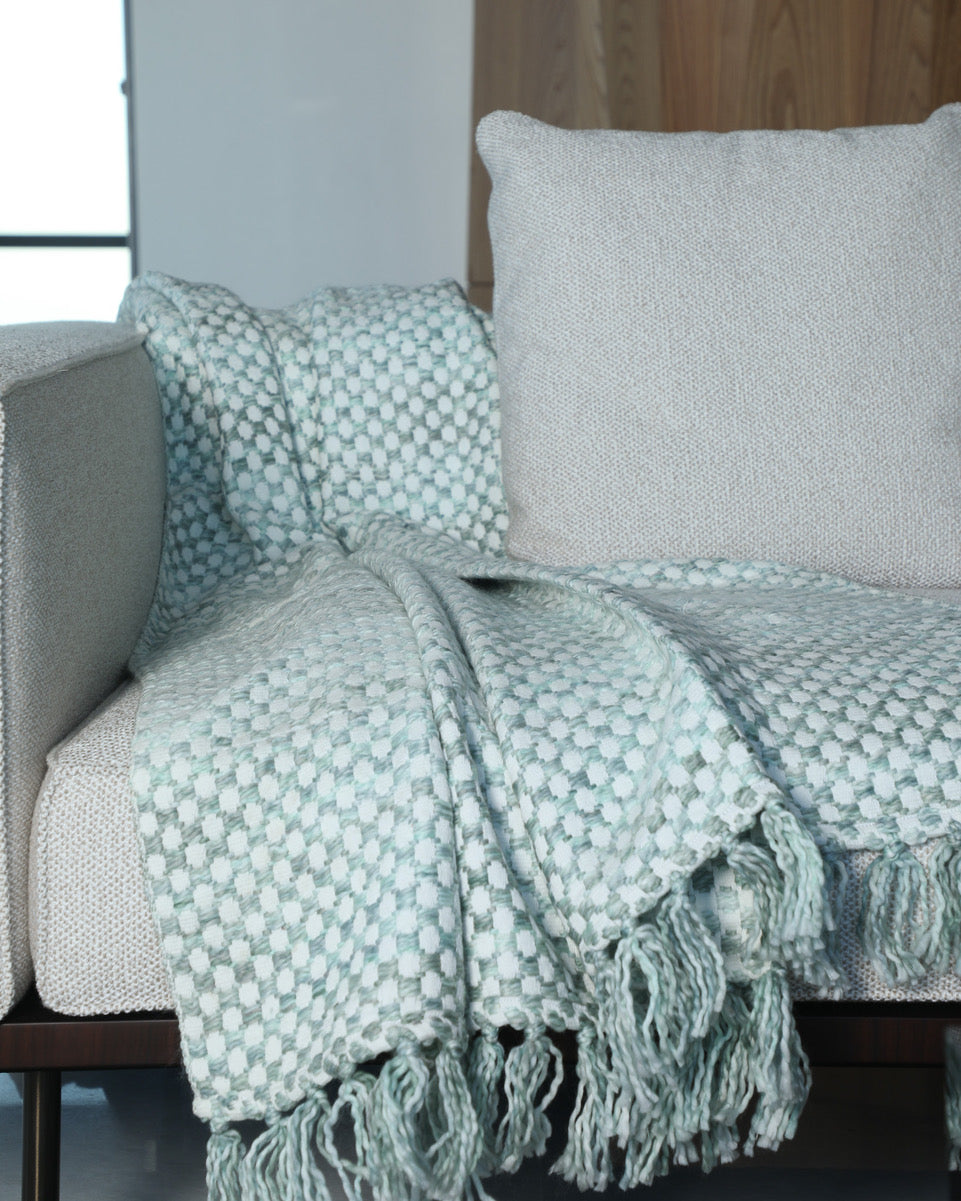 OMBRE BLUE FLOAT THROW