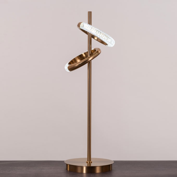 LOT TO UNPACK TABLE LAMP