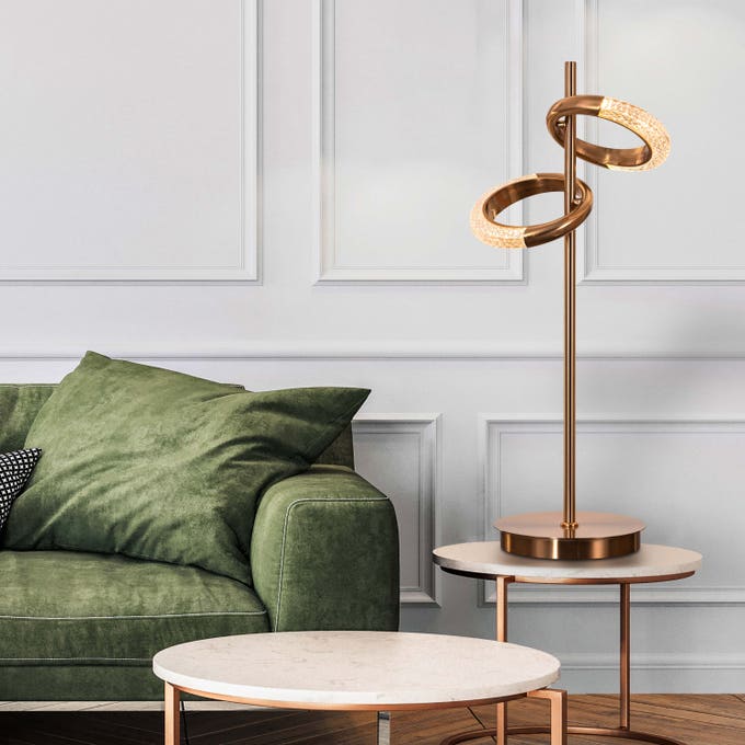 LOT TO UNPACK TABLE LAMP