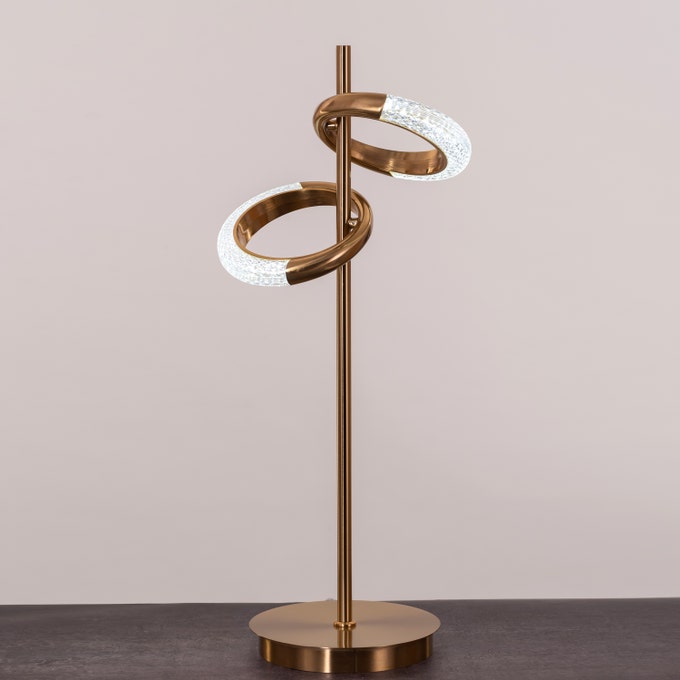 LOT TO UNPACK TABLE LAMP