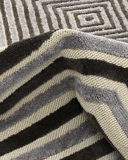 VECTOR WEAVE KNITTED RUG