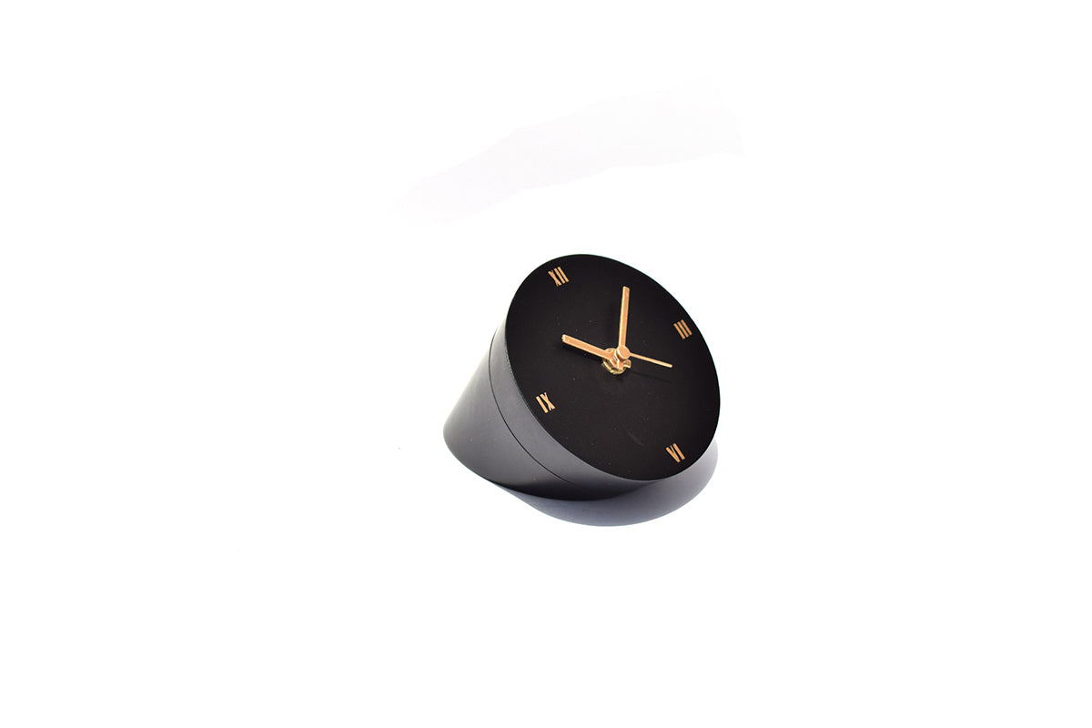 WEDGE TABLE CLOCK