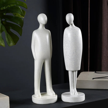 REFINED PRESENCE: THE ART OF MINIMAL EXPRESSION