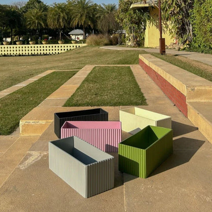 SMALL MIDORI PLANTER BOX WITH BASE