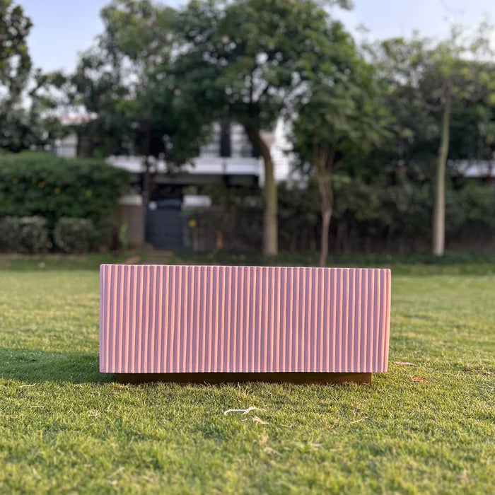 SMALL MIDORI PLANTER BOX WITH BASE