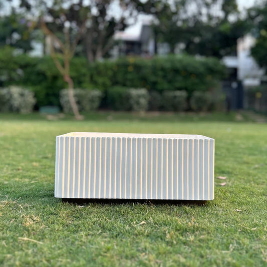 SMALL MIDORI PLANTER BOX WITH BASE