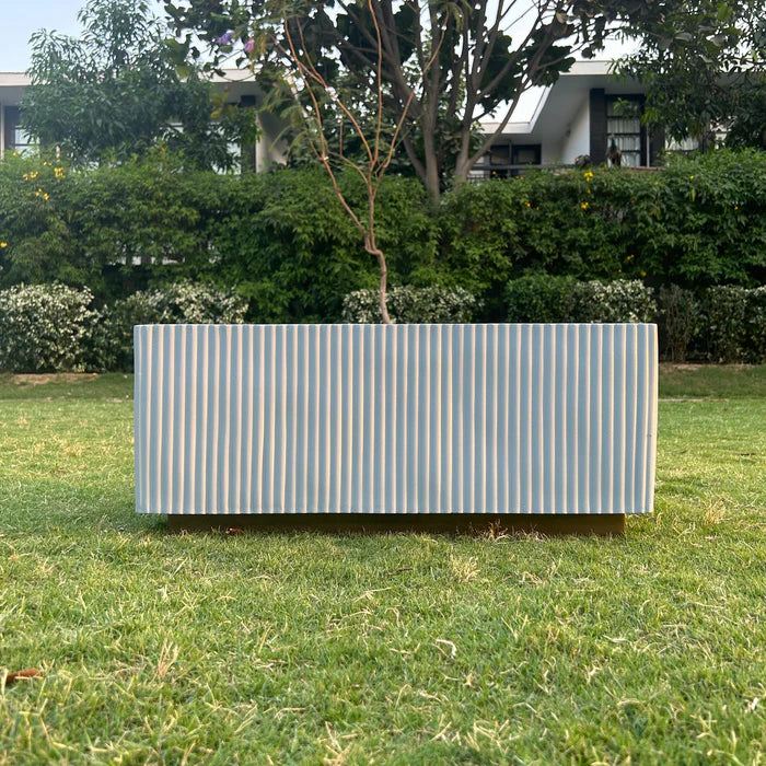 SMALL MIDORI PLANTER BOX WITH BASE